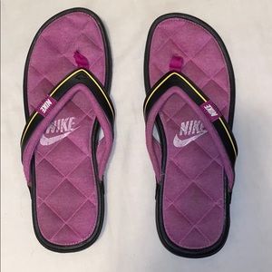 Nike sandals, size 8.